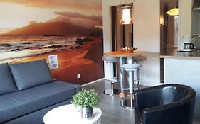 Time-Out Met Zonnig Terras, Eigen Keuken, Dichtbij Dorp, Duinen, Strand En Vuurtoren , Incl Verwarmd Hotel-Zwembad